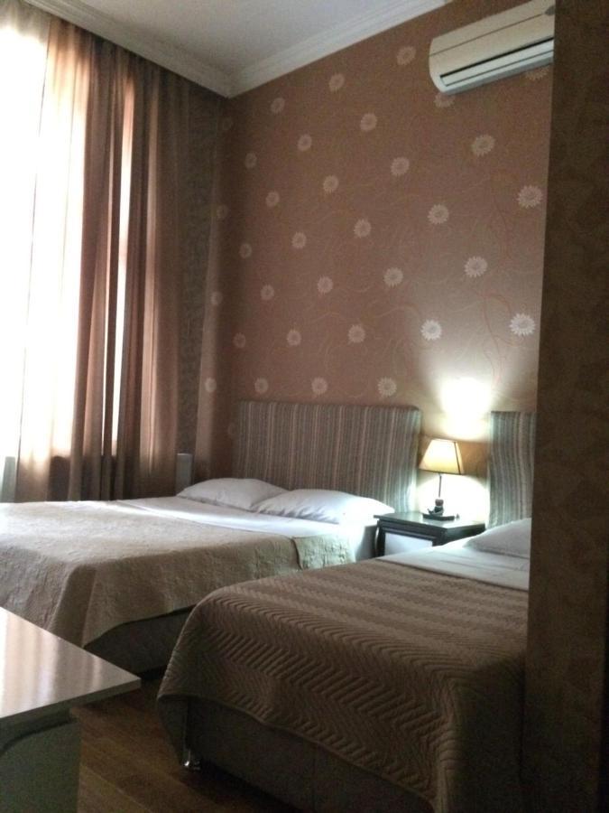 Hotel Albatros Батумі Екстер'єр фото